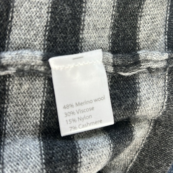 Italian Made wool + cashmere top - Picture 5 of 5